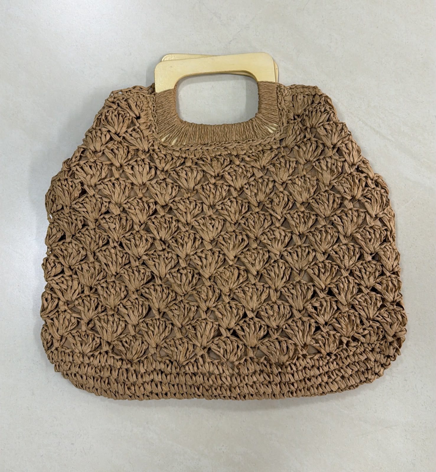 BOLSA COM PEGADOR DE MADEIRA